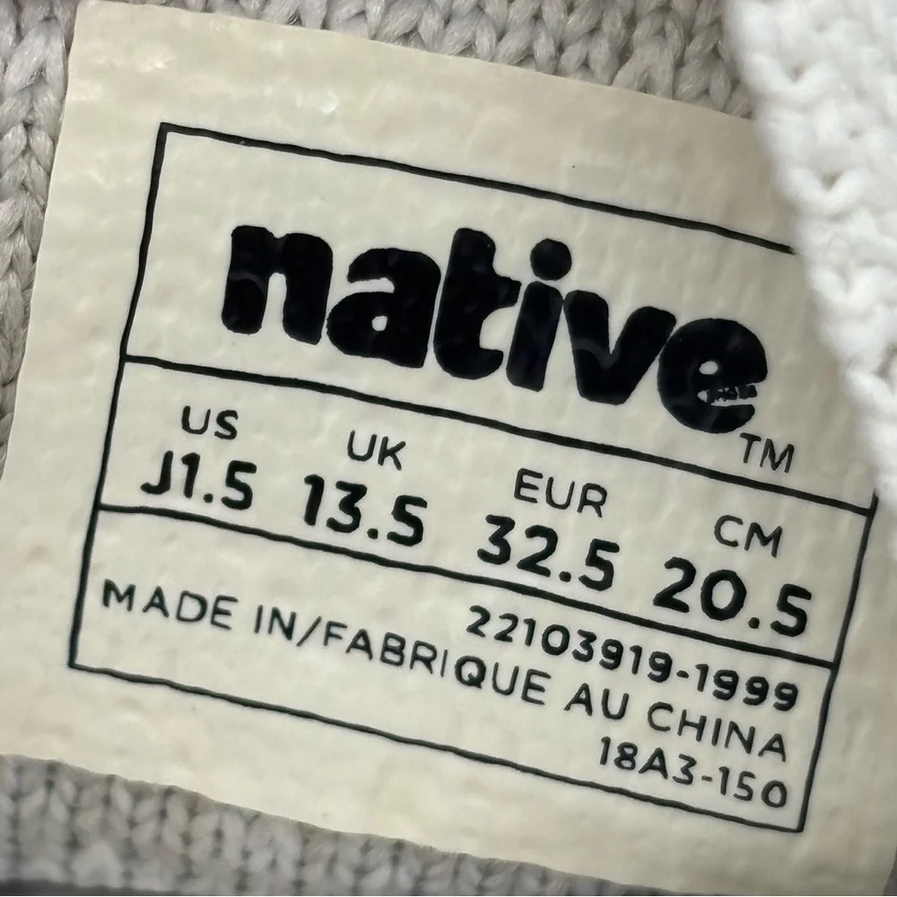 NATIVE Kids White Sneaker Shoe Mercury‎ LiteKnit Lace Up Stretch Girl Boy J1.5